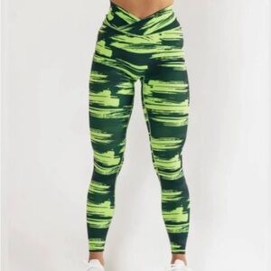 ALPHALETE GREEN CAMO SUFACE POWER LEGGINGS